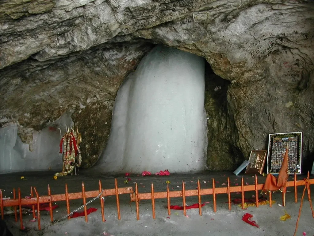 The-Amarnath-temple